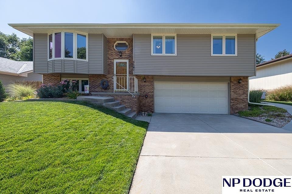 1st image of 5541 Dove Cir