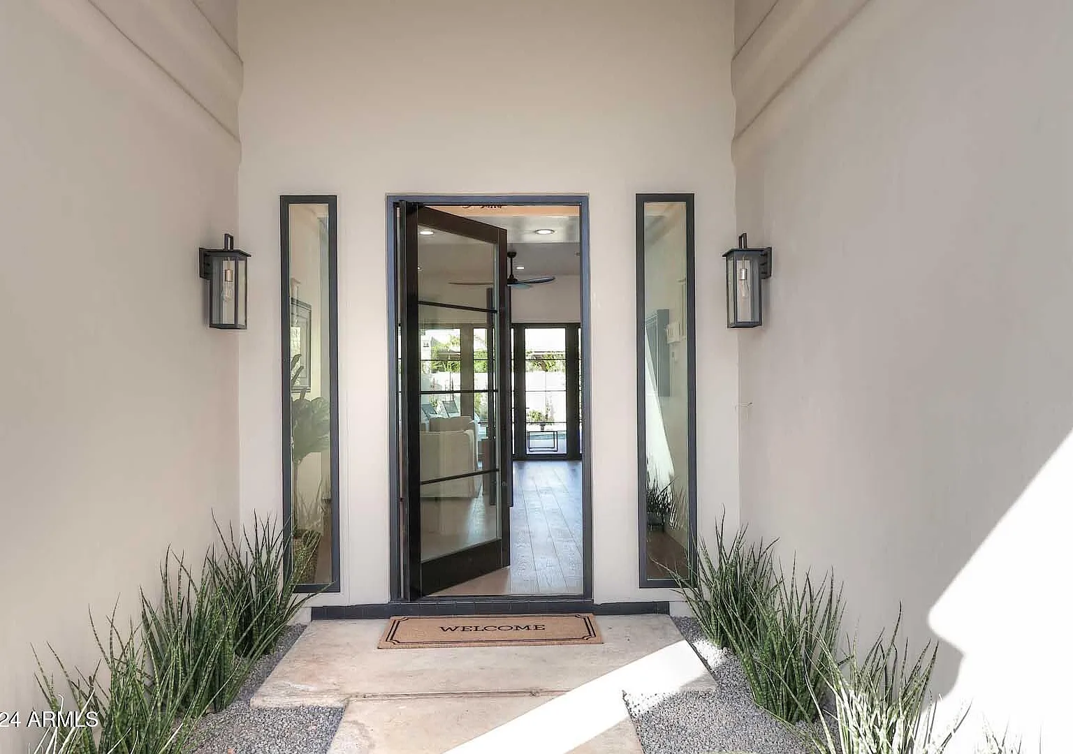 3 bed, 3.5 bath, 2700 sqft, $10,000 — Photo 4