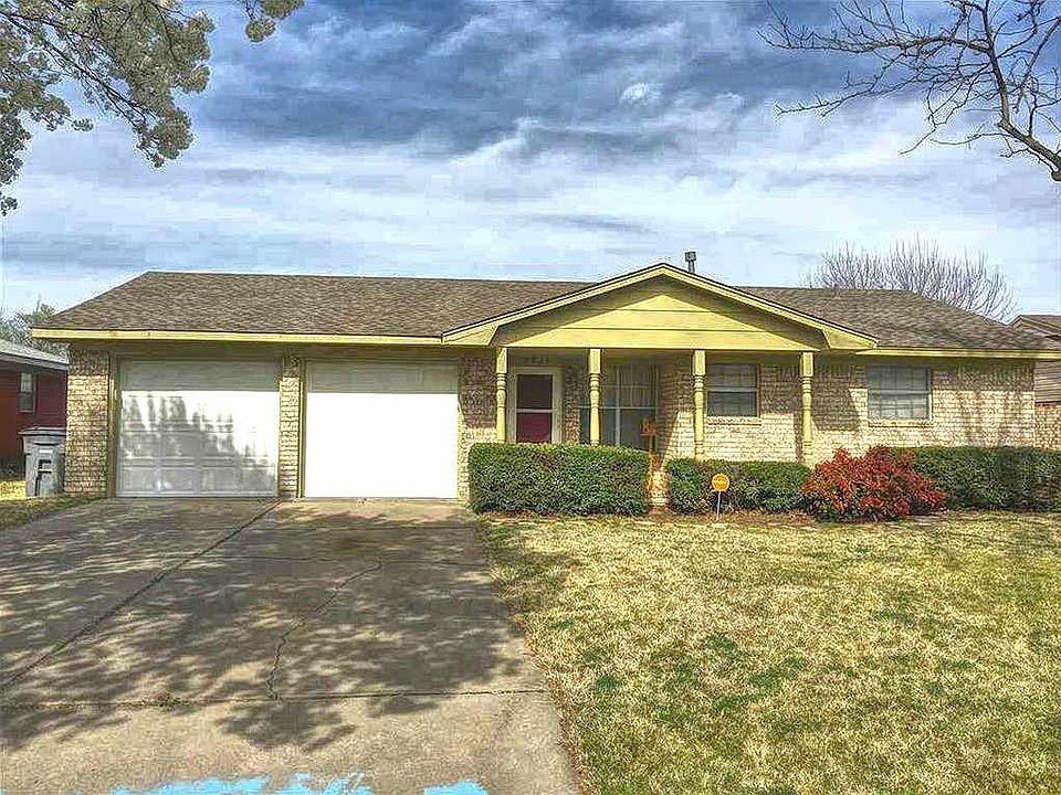 1st image of 5711 NW Cedarwood Dr