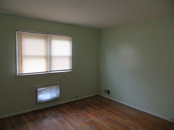 3rd image of 435 Hanover Ave