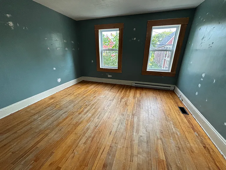 359 Charlotte St #A — Photo 8