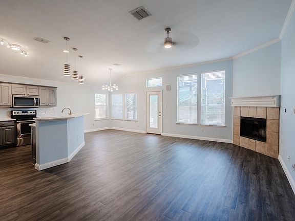4th image of 8173 Royal Terrace Ln