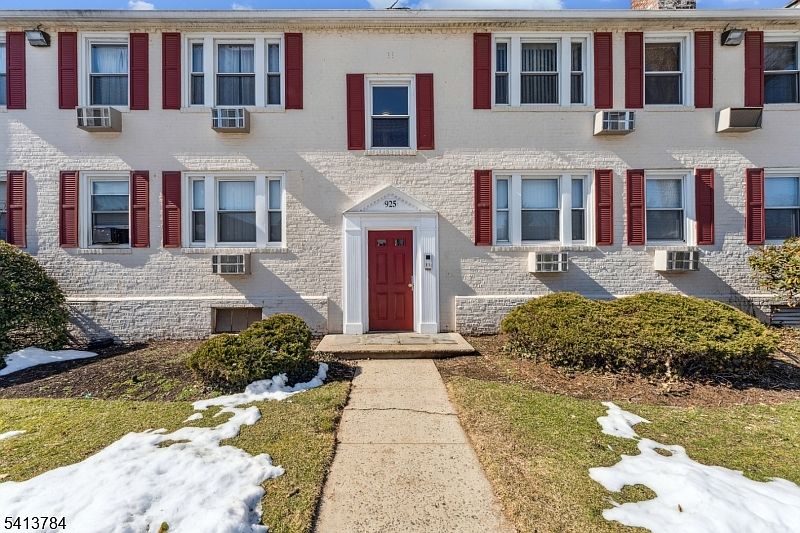 1st image of 925D E Front St BLDG D #66