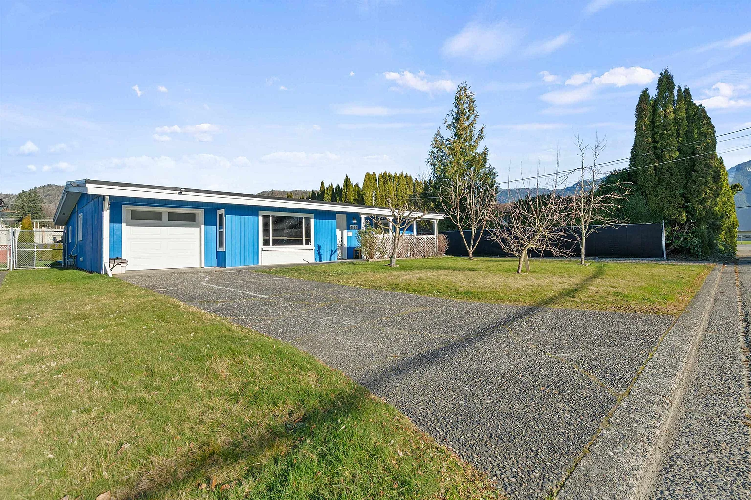 6979 Fraser Dr photo 1
