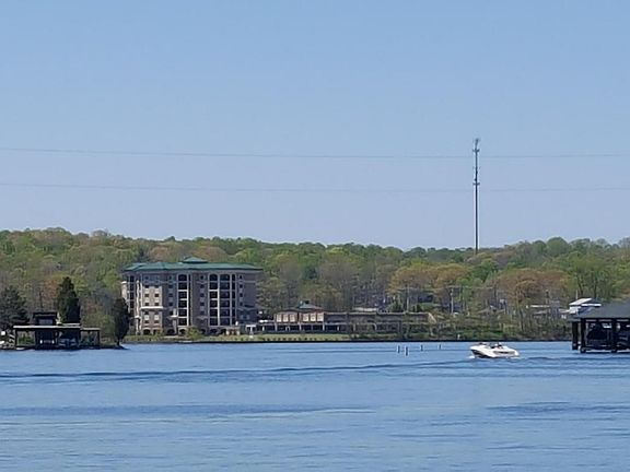 5th image of 610 Harbor Trl