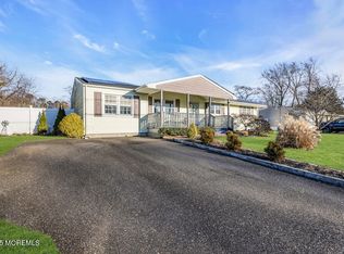 7 Maple Lane, Howell, NJ 07731