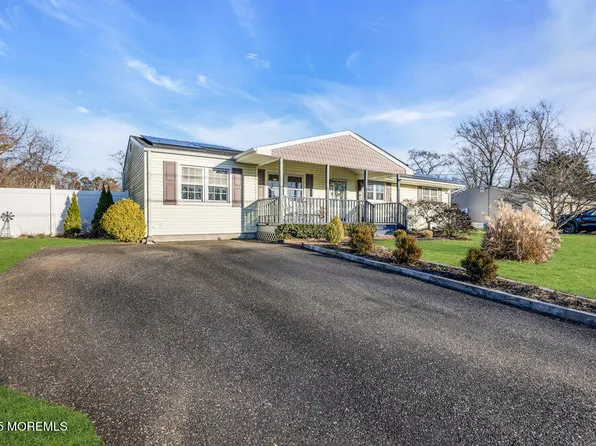 7 Maple Lane, Howell, NJ 07731