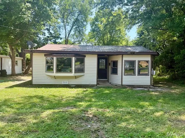 304 Ozark St, Houston, MO 65483