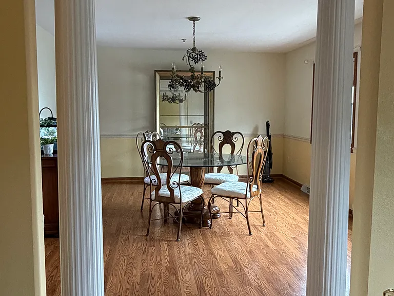 345 Kristin Ct W — Photo 6
