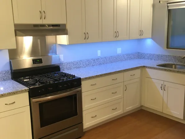 143 Hoffman Ave APT 403, Cranston, RI 02920
