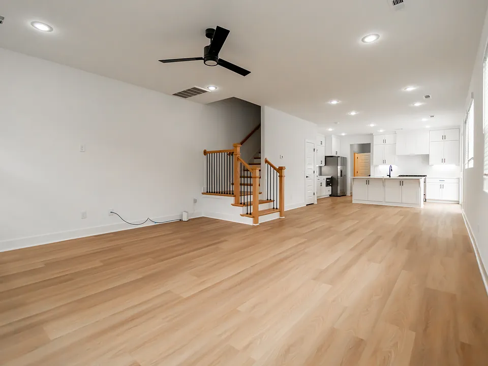 1222 W James St