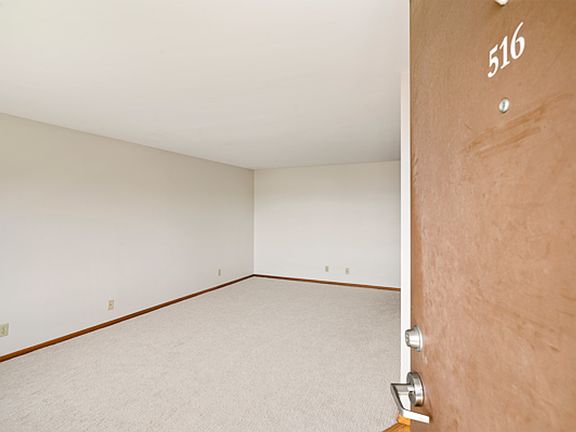 4th image of 100 Aloha St #516