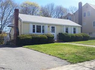 11 Hautevale St, Roslindale, MA 02131