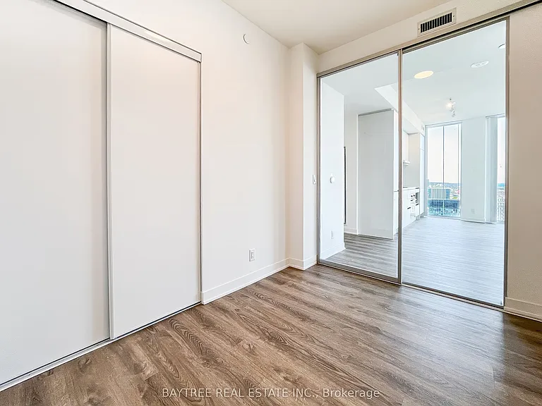 180 Front St E #3506 — Photo 5