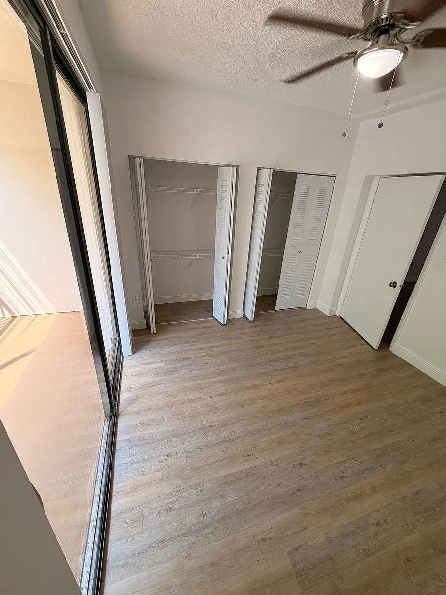 Building Photo - 9621 Fontainebleau Blvd #121