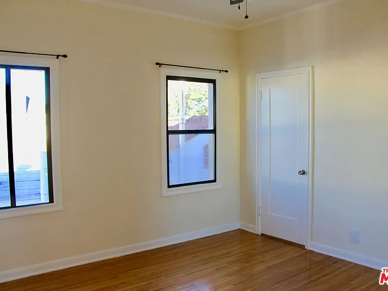 1239 S Hudson Ave — Photo 9