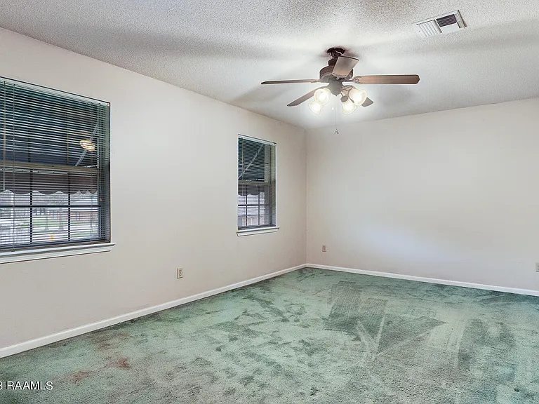 101 Chateau Pl — Photo 11