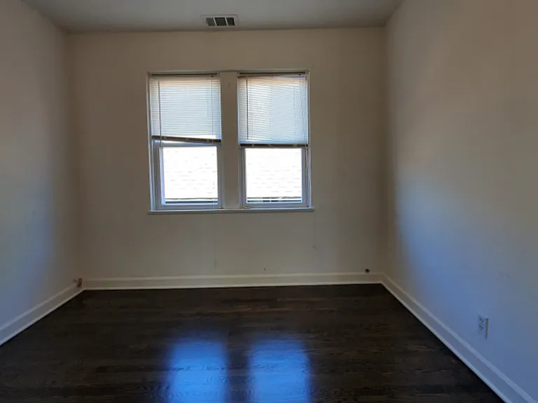 3414 N Seeley Ave — Photo 8