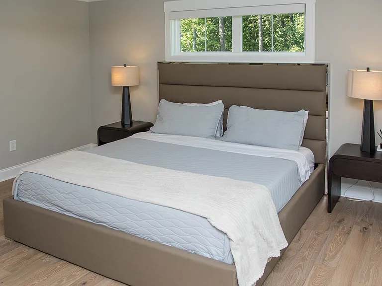 106 Phillips Ave — Photo 3