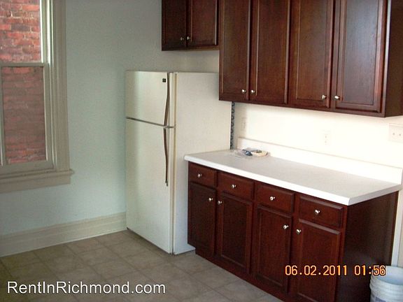 5th image of 2418 Grove Ave #B