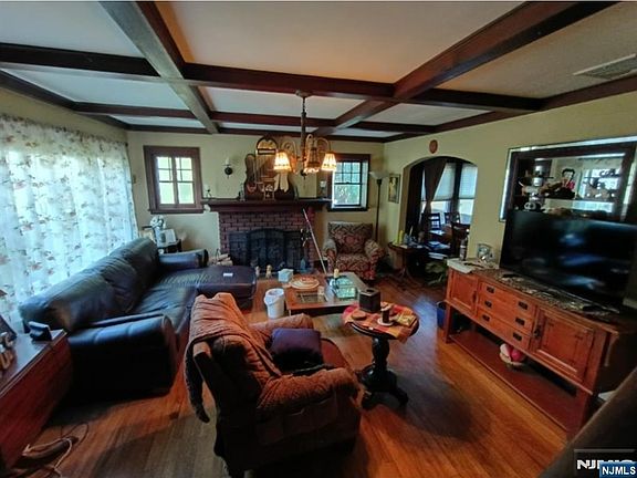 3rd image of 216 N Ross Place