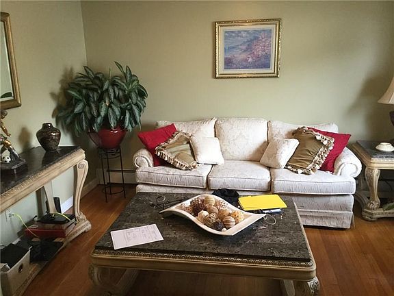 4th image of 44 Hurdis St