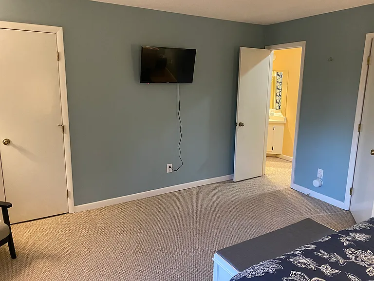 329 Continental Dr — Photo 8