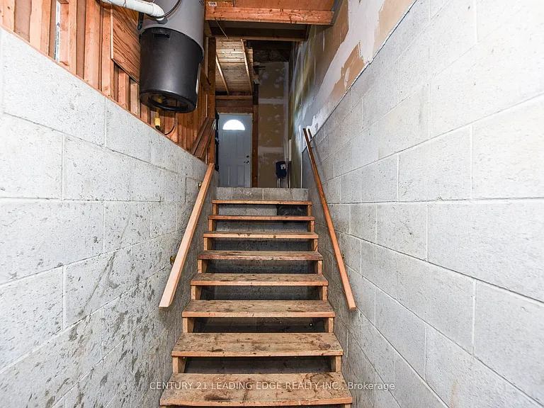 388 Leacock Dr — Photo 34