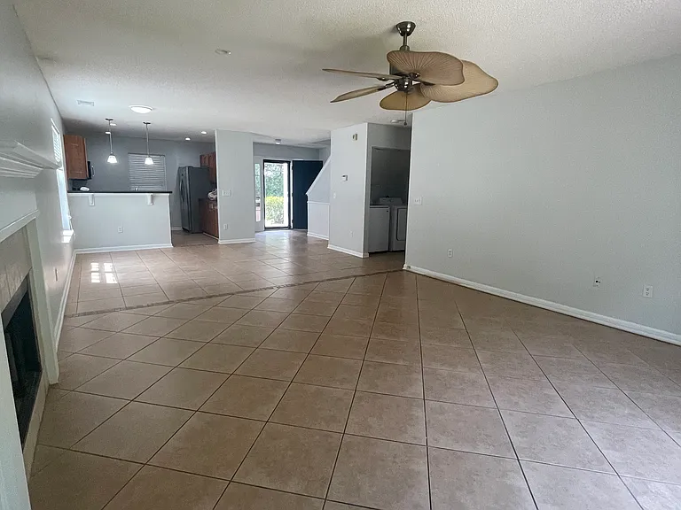 27 E Morningside Dr — Photo 3