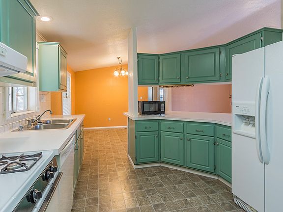 4th image of 6771 N Prairie Dr