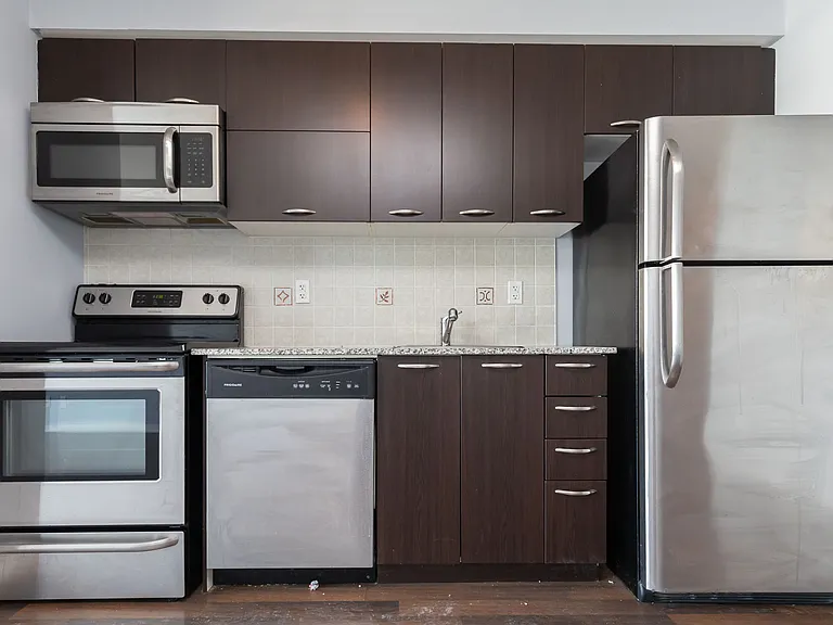 38 Joe Shuster Way — Photo 24