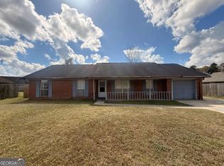972 Birchfield Dr, Hinesville, GA 31313
