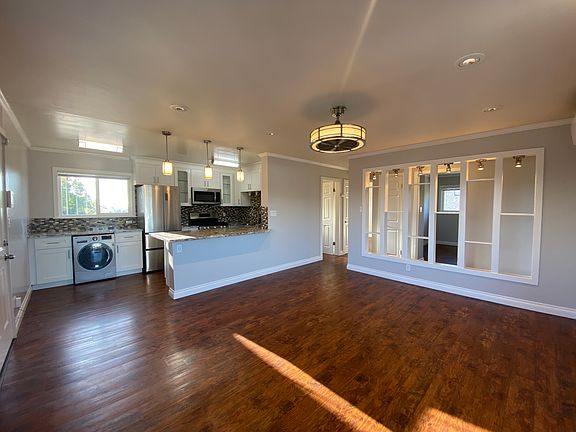 2nd image of 732 E 20th St #19