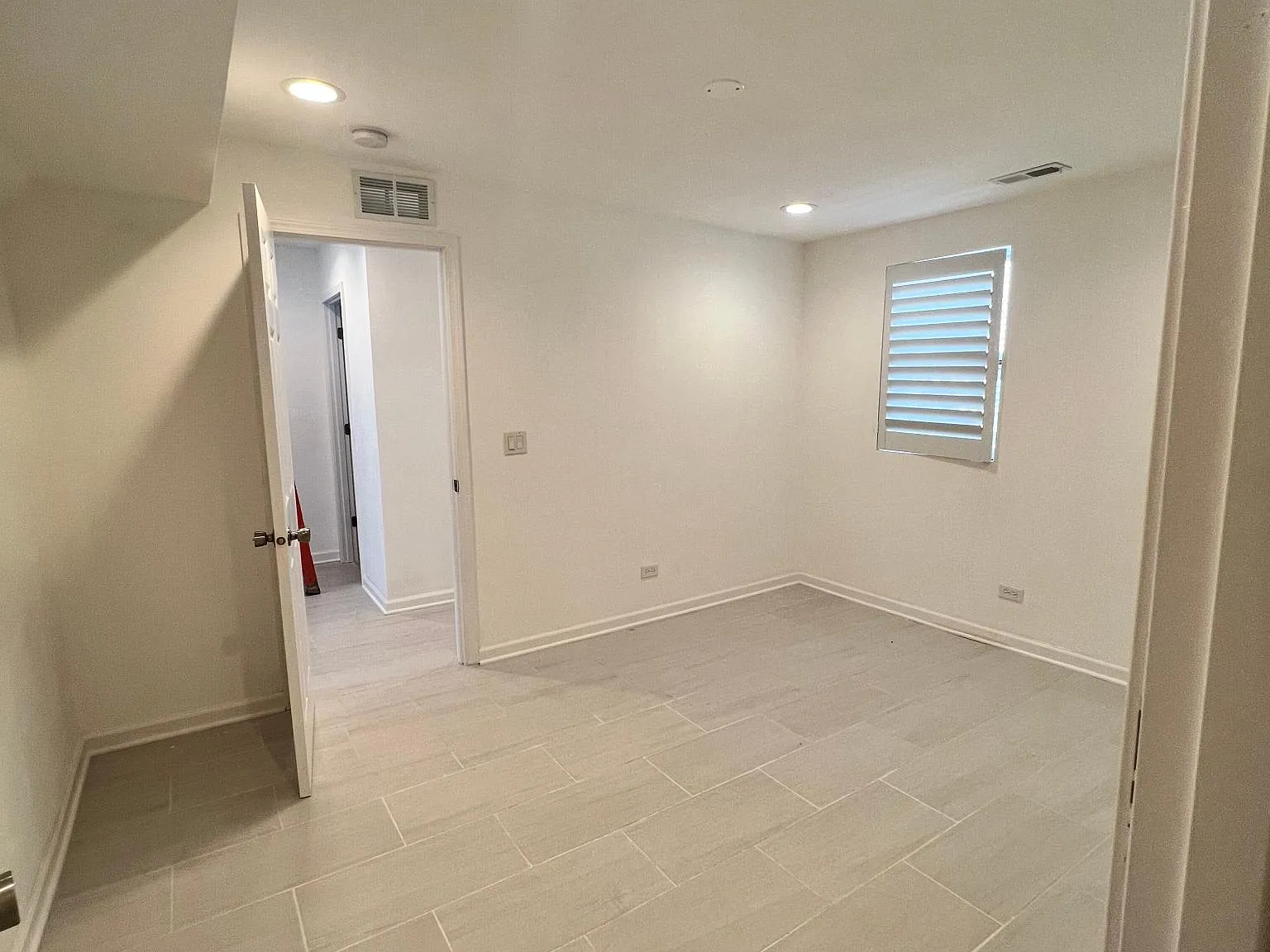 2717 W Saint Helen St — Photo 4