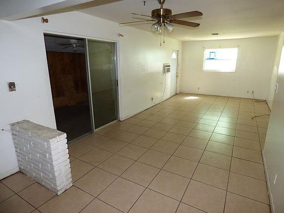 Dining Area. Living Room