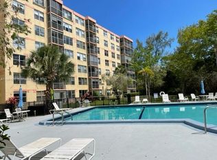 17890 W Dixie Hwy APT 219, Miami, FL 33160