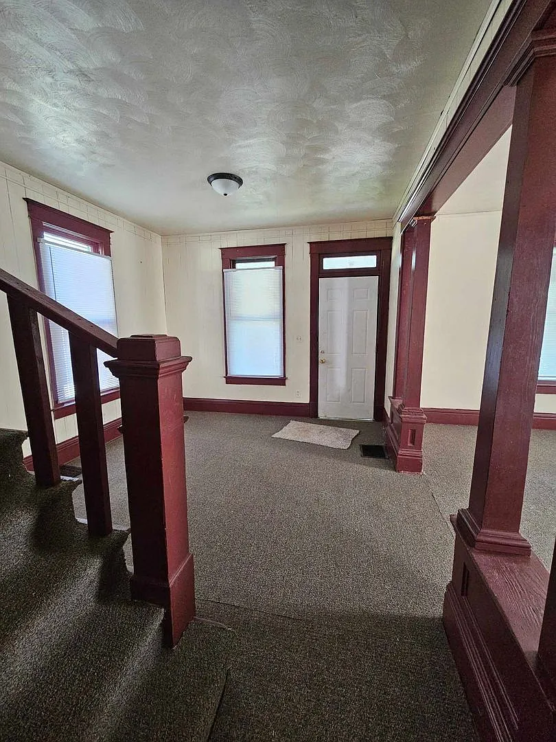 812 E. Cantrell St. 2-bedroom, 1 bath with option for 3rd bedroom on main — Photo 3