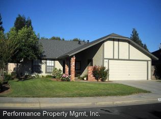 939 McKelvy Ave, Clovis, CA 93611
