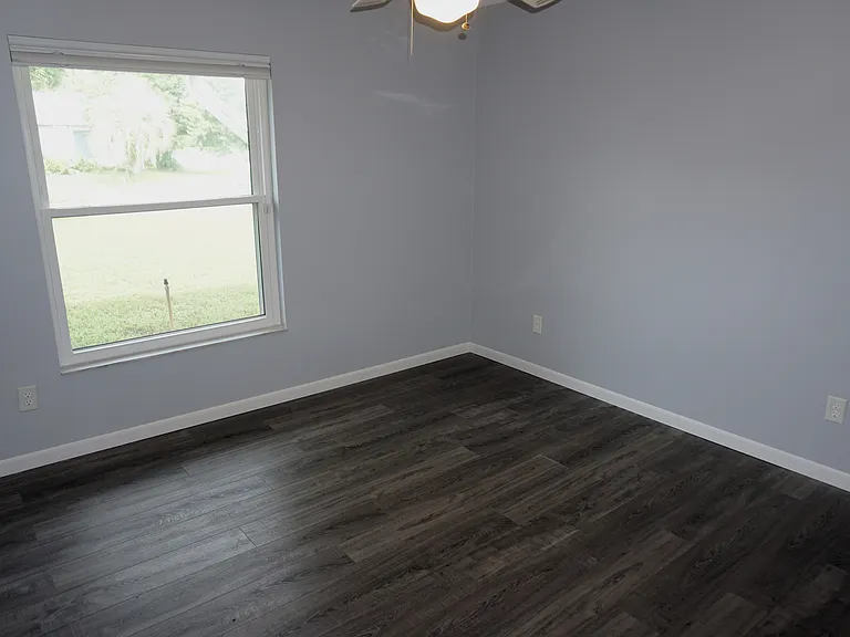 10603 Leafy Way — Photo 11