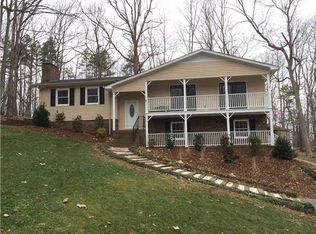 1195 Camelot Dr, Asheboro, NC 27203