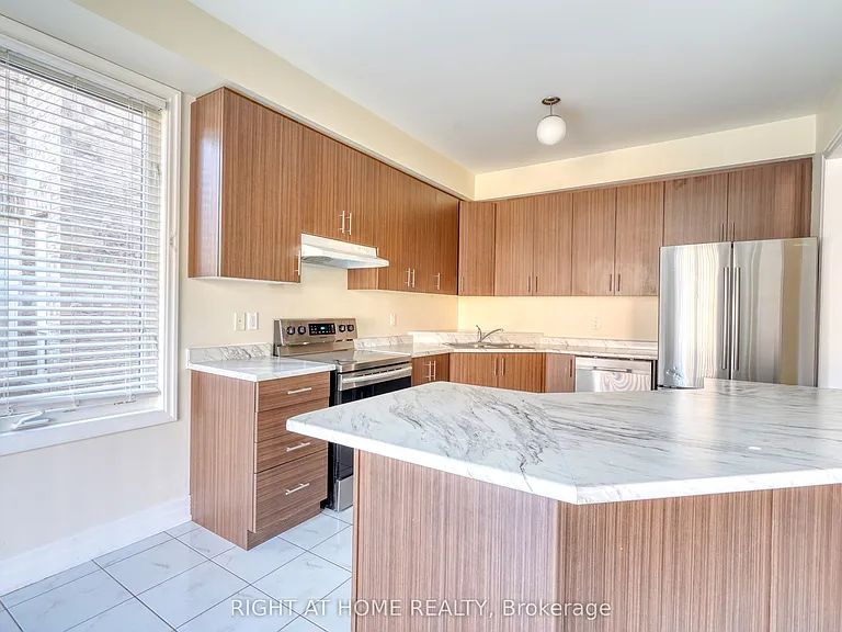 17 Mercury Ave — Photo 9