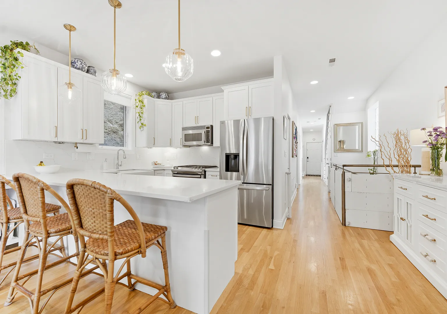 3 bed, 2000 sqft, $6,000 — Photo 3