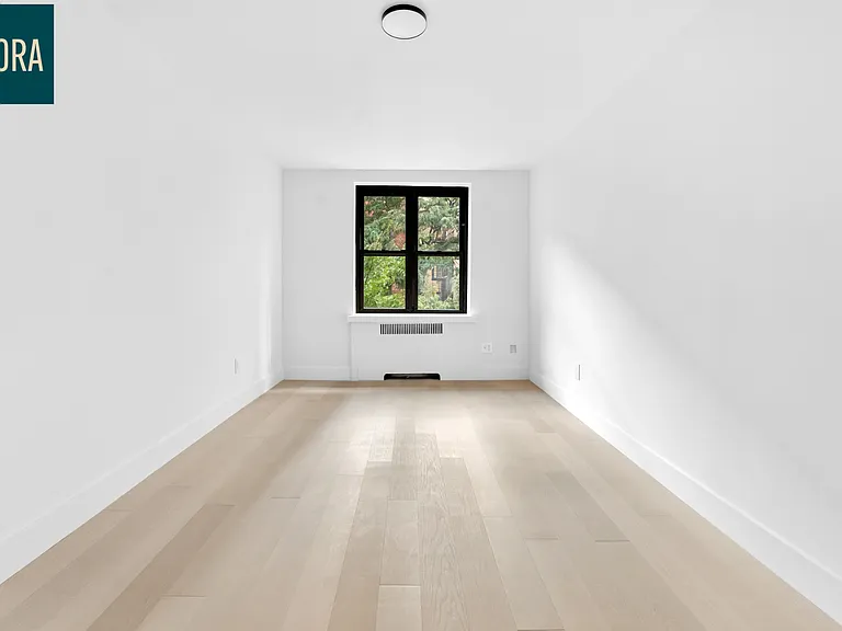 305 E 11th St #4D — Photo 5