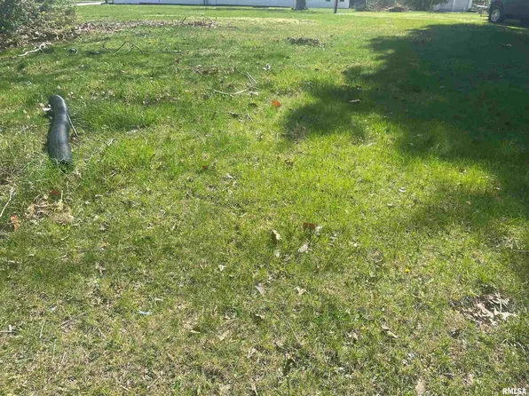 603 W Calhoun St, Macomb, IL 61455