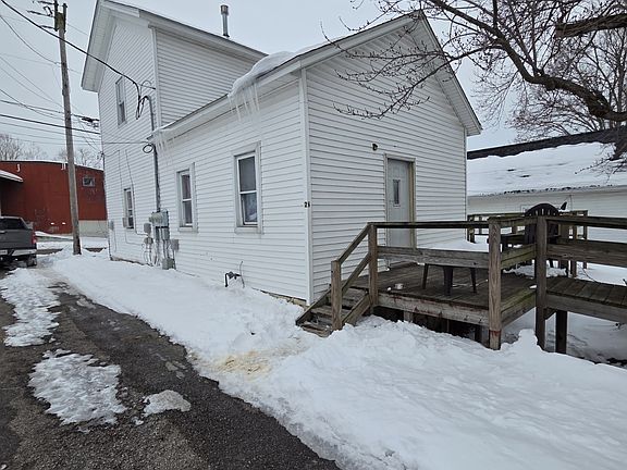 2nd image of 218 4th St