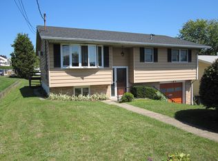 5 Elm St, Hanover Township, PA 18706