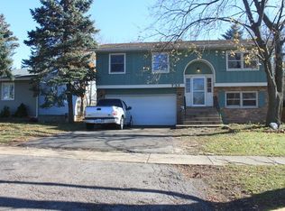 733 S Oak St, West Chicago, IL 60185