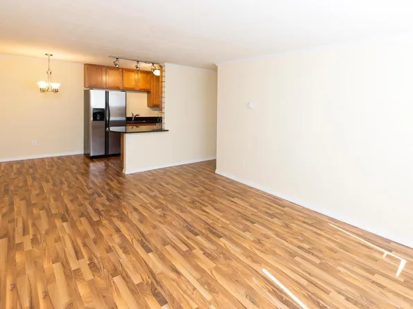 3120 Hennepin Ave Unit 302, Minneapolis, MN 55408