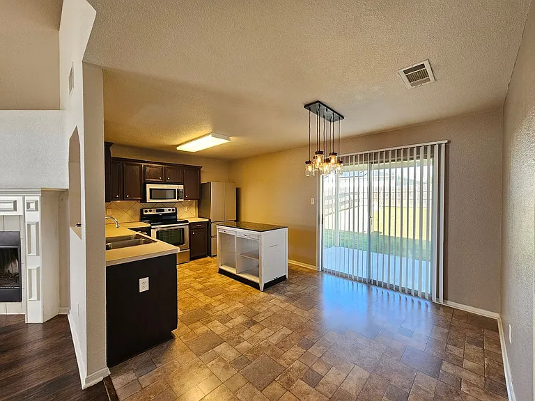 4207 Indigo Dr — Photo 6