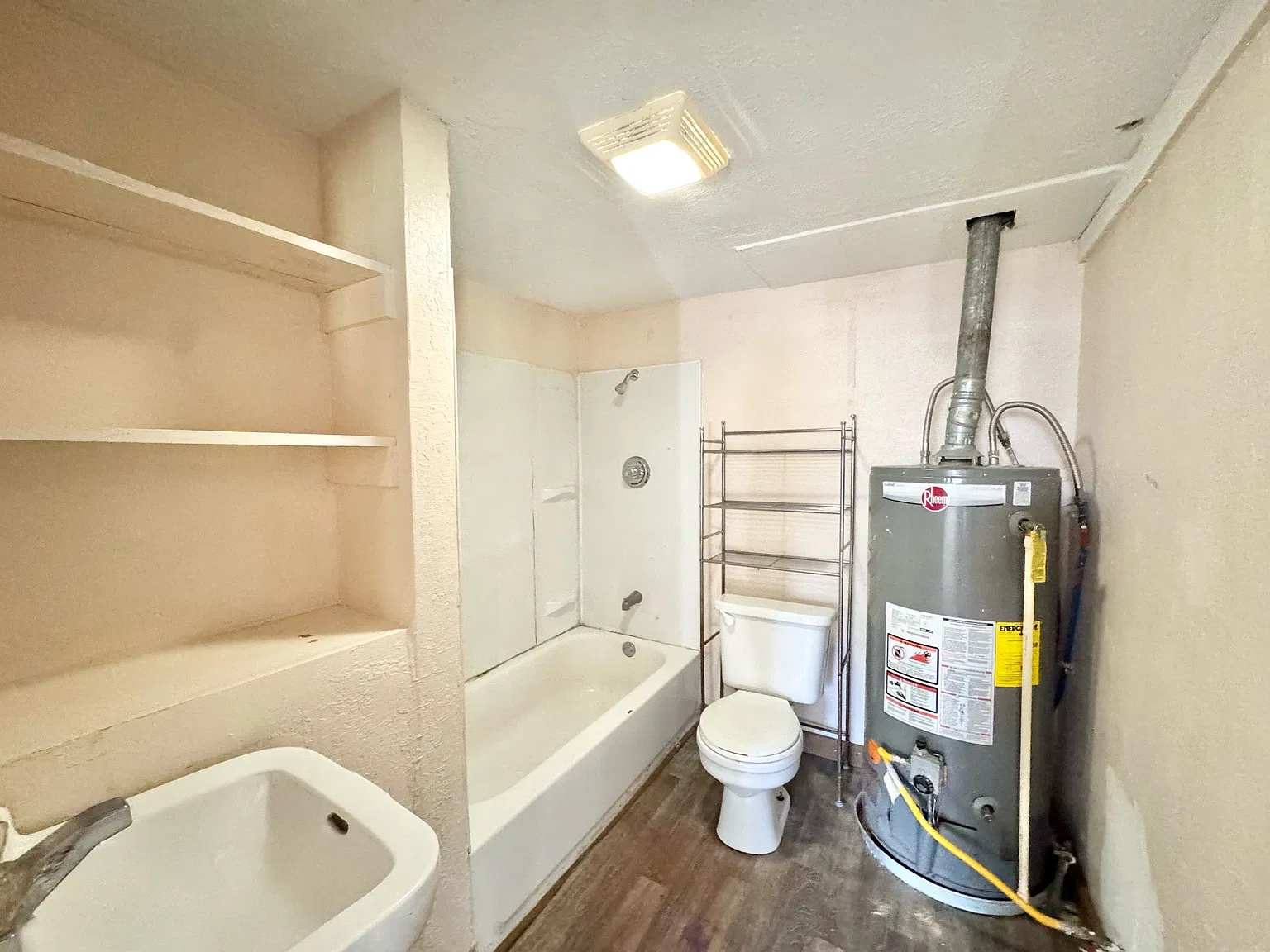 321 SE 3RD - Unit 1 — Photo 3